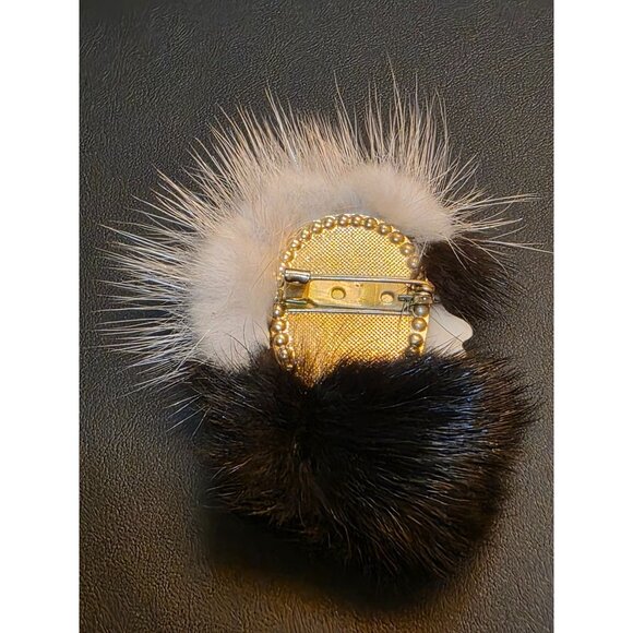 Vintage Mink Fur & Porcelain Face Brooch‎ Pin With White & Black Fur Accent - Picture 4 of 6